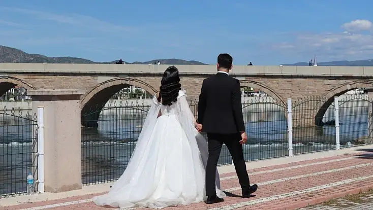 Cimrilik hem boşanma hem de tazminat sebebi