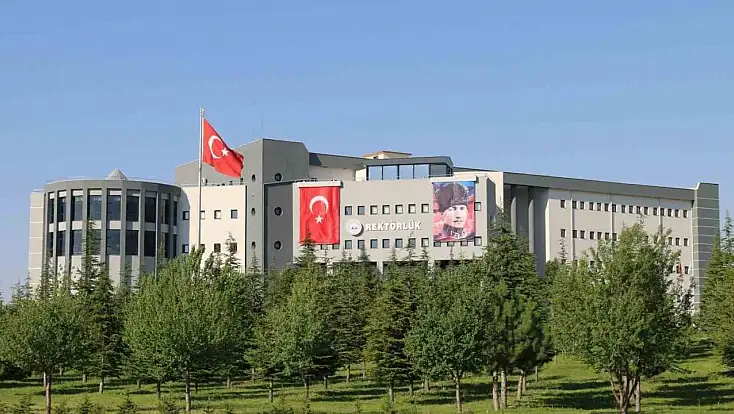 ERÜ, dünya genelinde İLK 300 Üniversite arasına girdi