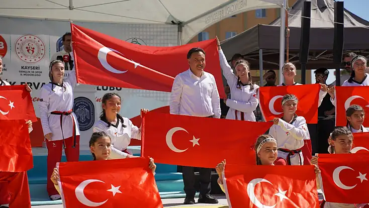 ERVA Projesi'nin 71’inci okulu ‘Gençlik ERVA Spor Kulübü’ açıldı