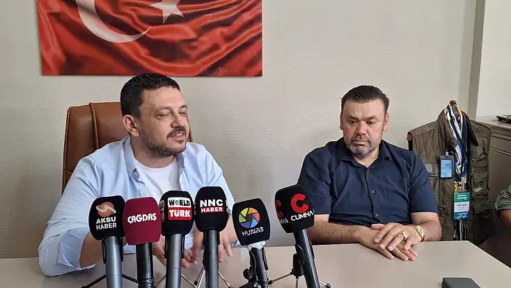 Gazeteciler, Aksu TV'de medyanın geleceğini konuştu