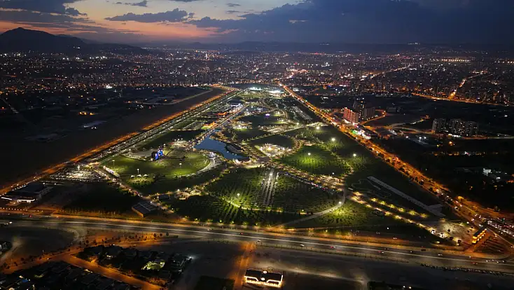 Kayseri’de yaz akşamları canlanıyor: Park ve mesire alanlarına yoğun ilgi