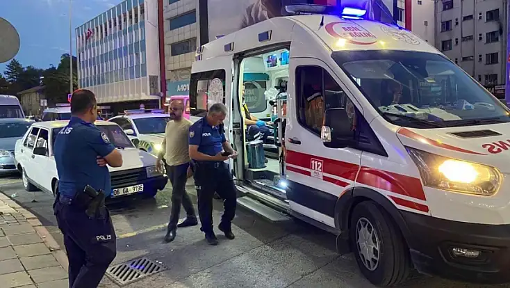 Kayseri'de kız meselesi yüzünden bıçakla yaralanan genç, esnafa sığındı