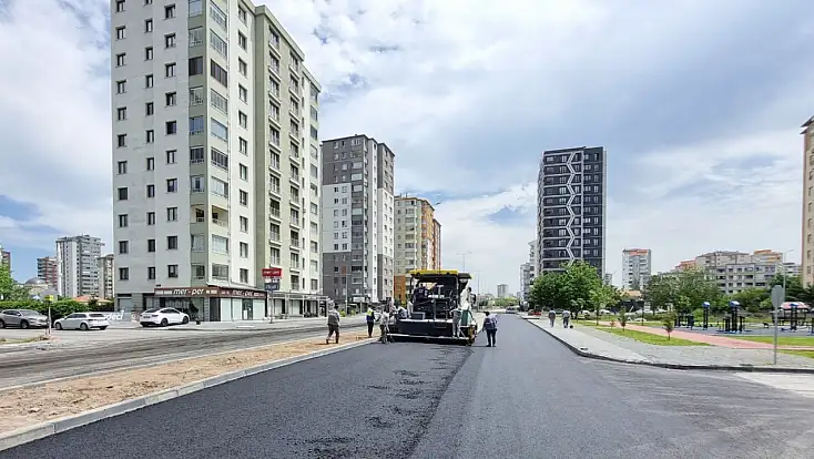 Melikgazi Belediyesi, Fatih Caddesi’nde asfalt çalışmalarına başladı