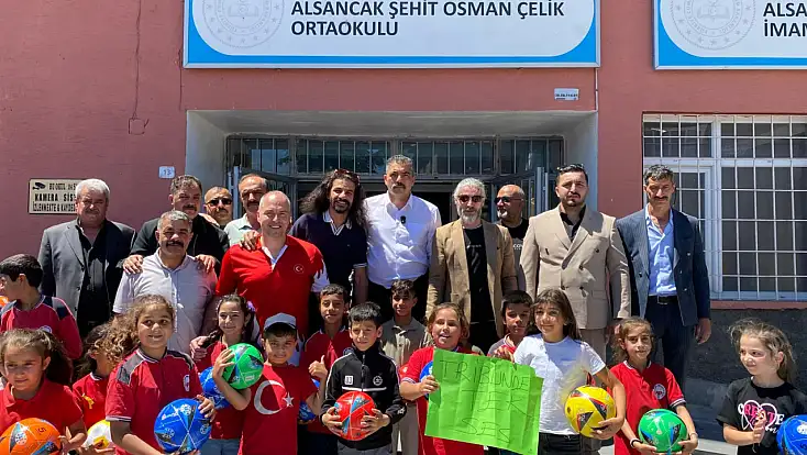 Milli takıma destek için çocuklarla buluştular Kayseri’de anlamlı etkinlik