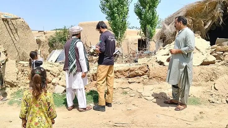 Pakistan’da hissedilen 5,9 büyüklüğündeki deprem paniğe neden oldu