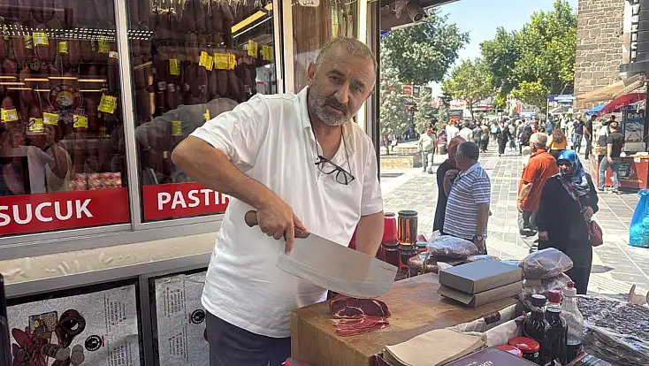 Pastırmacılar gurbetçi sezonunda beklenen hareketliliği arıyor