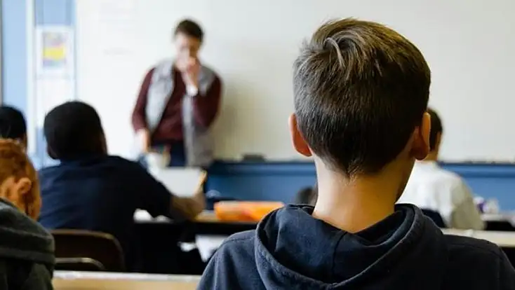 Sessiz tehlike! Gençler arasında yalnızlık hızla artıyor