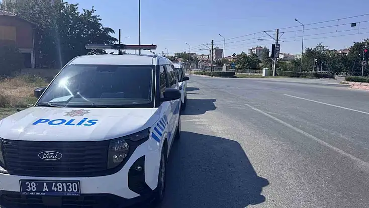 Ticari aracın çarptığı elektrikli bisiklet sürücüsü ağır yaralandı