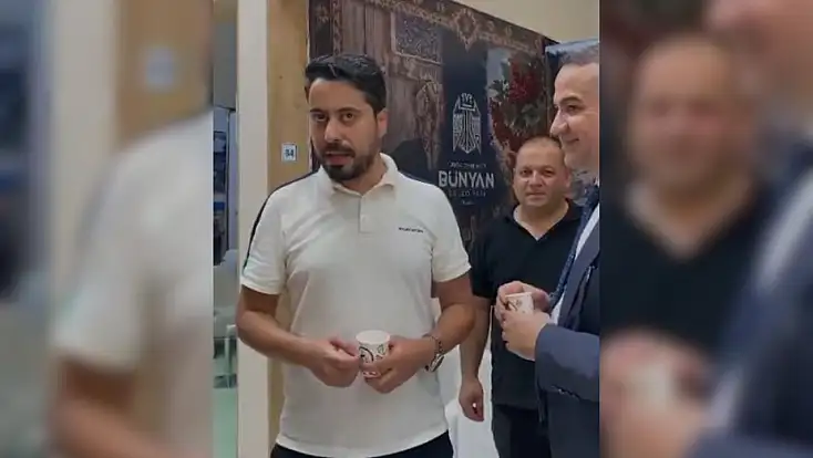 Ünlü fenomen Kayseri Tanıtım Günleri’nde gilaburu suyu içti