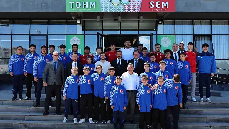 Vali Çiçek'ten Gençlik ve Spor İl Müdürlüğü'ne ziyaret