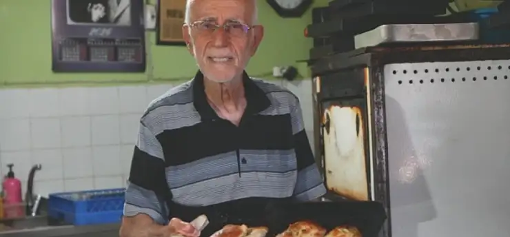 81 yaşında, 69 yıldır aynı tezgahın başında