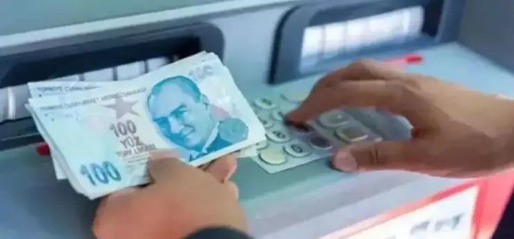 ATM'den para çekenler dikkat! En sık yapılan hatalar hesabınızı riske atabilir
