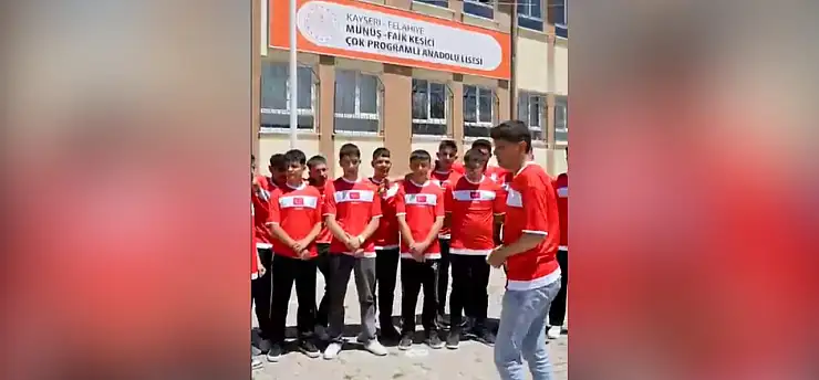 Felahiye'de A Milli Takıma destek için 400 forma dağıtıldı