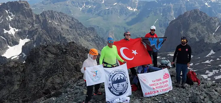 Kaçkar ve Verçenik zirvelerine 2026'nın ilk imzası Kayseri'den geldi