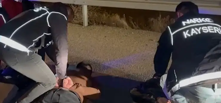 Kayseri'de 1 kilogram narkotik maddenin piyasada sürülmesi engellendi