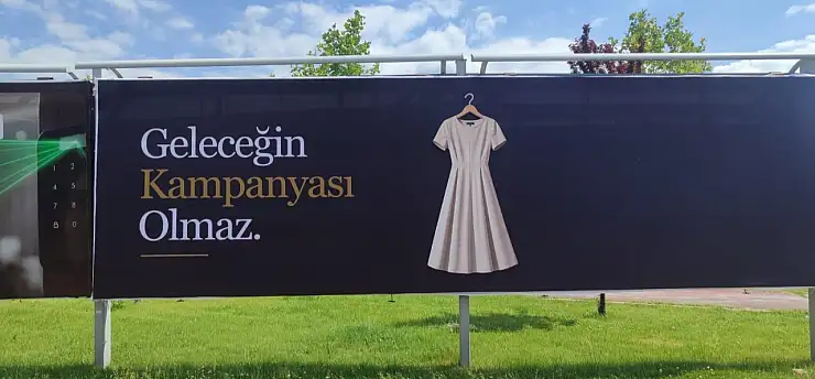Kayseri'de gizemli billboard merak uyandırdı