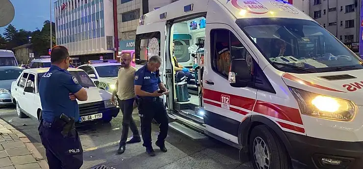 Kayseri'de kız meselesi yüzünden bıçakla yaralanan genç, esnafa sığındı