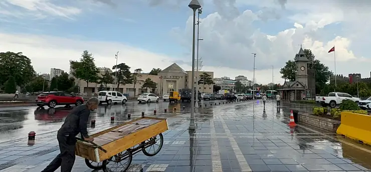 Kayseri'de sağanak yağış etkili oldu