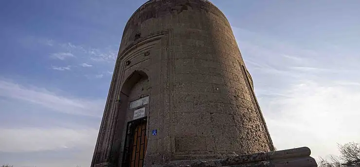 Kayseri'de zamana direnen Selçuklu mirası Sırçalı Kümbet