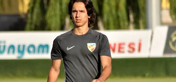 Kayserispor altyapısının yıldızı rakip oluyor: Emre Demir'in yeni adresi belli oldu