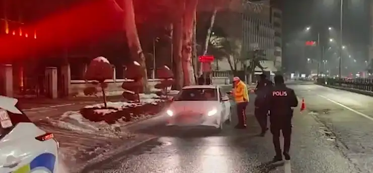 Kırmızı ışık ihlaline ve cep telefonu kullanımına toplam 662 cezai işlem uygulandı