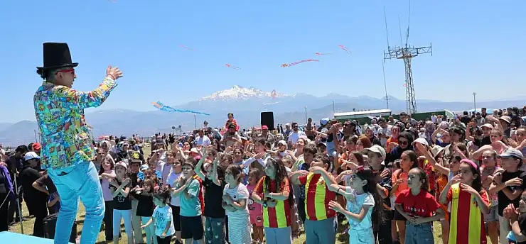 Kocasinan'da uçurtmalar gökyüzünü renklendirdi