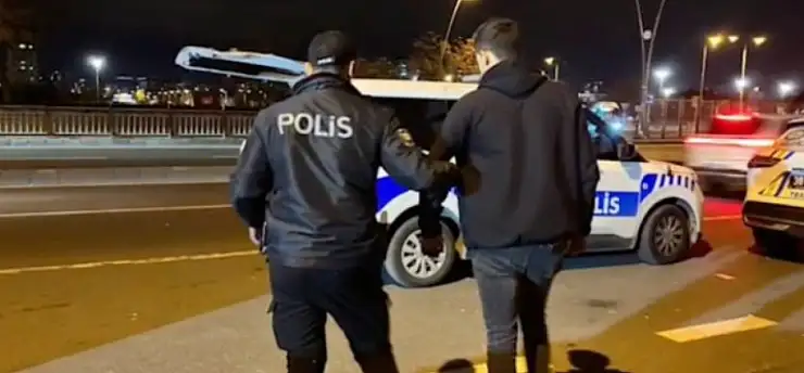 Motosiklet sürücüsüne 28 bin lira ceza: Ehliyeti daimi iptal edildi