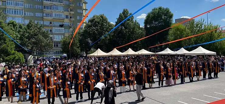 Nuh Mehmet Çalık Anadolu Lisesi'nde mezuniyet heyecanı