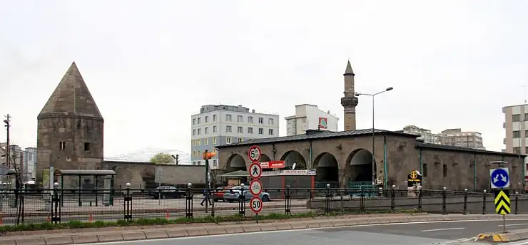 Selçuklu'nun gizemi Kayseri'de: Han Camii Han mı, Cami mi