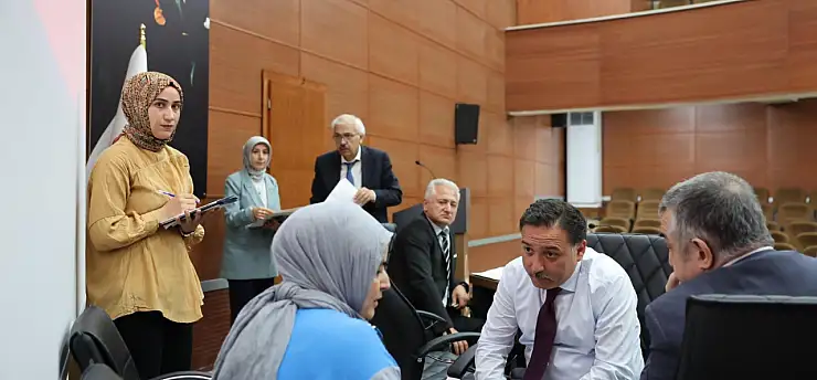 Vali Gökmen Çiçek vatandaşla bir araya geldi