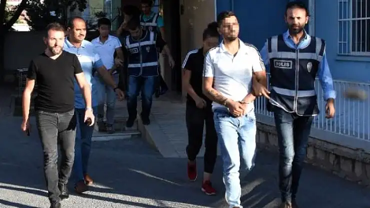 1 AYDA 14 EVİ SOYAN ÇETE AYAK İZLERİYLE YAKALANDI