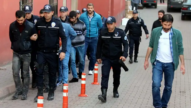 Uyuşturucu operasyonunda gözaltına alınan 8 kişi tutuklandı