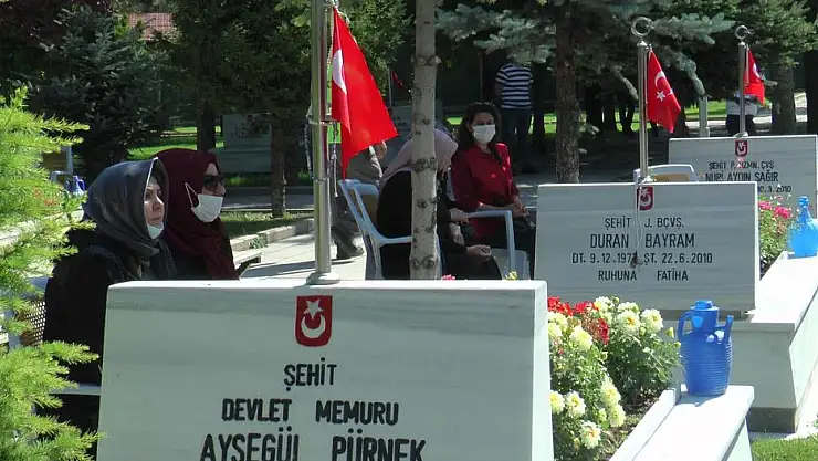 15 TEMMUZ ETKİNLİKLERİ KAYSERİ'DE ŞEHİTLİK ZİYARETİ İLE BAŞLADI
