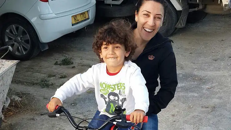 17 bıçak darbesiyle öldürdüğü oğlunun cesediyle bir gün evde kalmış