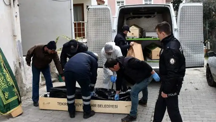 17 YAŞINDAKİ GENÇ, ANNESİNE ŞİDDET UYGULAYAN BABASINI ÖLDÜRDÜ