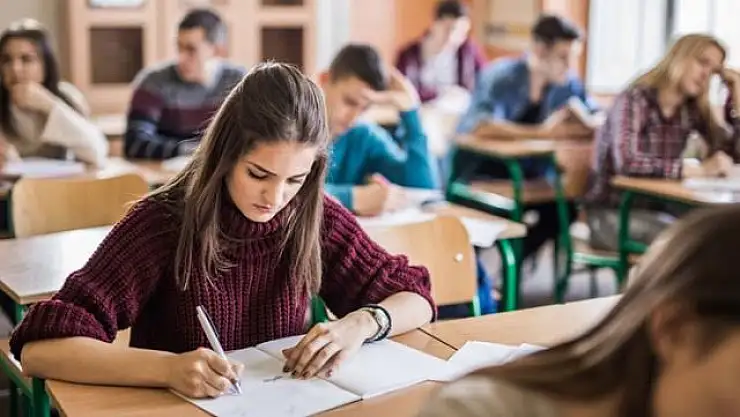 4 LİSE TÜRÜNDE DAHA YÜZ YÜZE EĞİTİM BAŞLIYOR