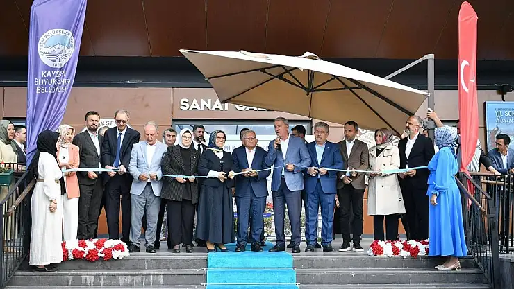 500 ESERİN YER ALDIĞI KAYMEK YIL SONU SERGİSİ AÇILDI