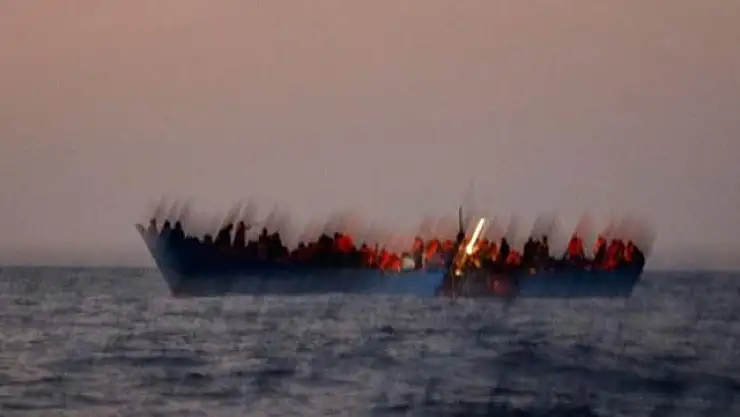 TUNUS AÇIKLARINDA BATAN GEMİDE EN AZ 57 GÖÇMEN HAYATINI KAYBETTİ