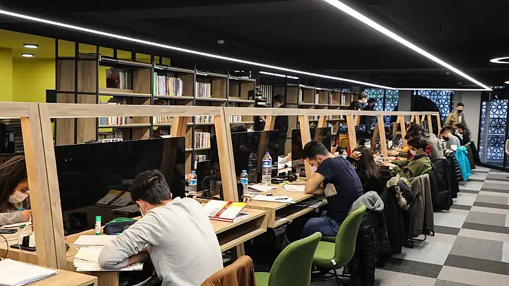 7/24 KÜTÜPHANE'DE ÇALIŞMA SAATLERİ YENİDEN DÜZENLENDİ