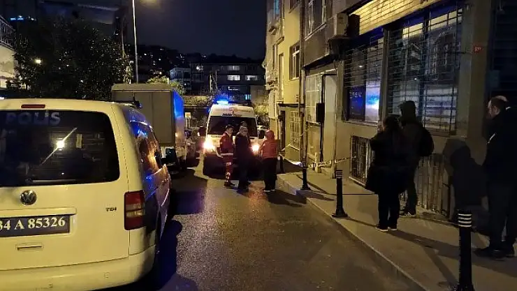 90 YAŞINDAKİ KADIN KIZININ CESEDİ İLE 3 GÜN AYNI EVDE YAŞADI