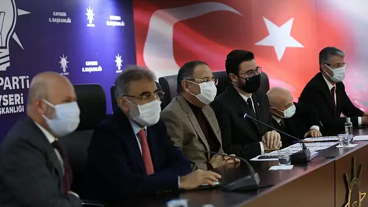 AK PARTİ'DE İSTİŞARE VE DEĞERLENDİRME TOPLANTISI