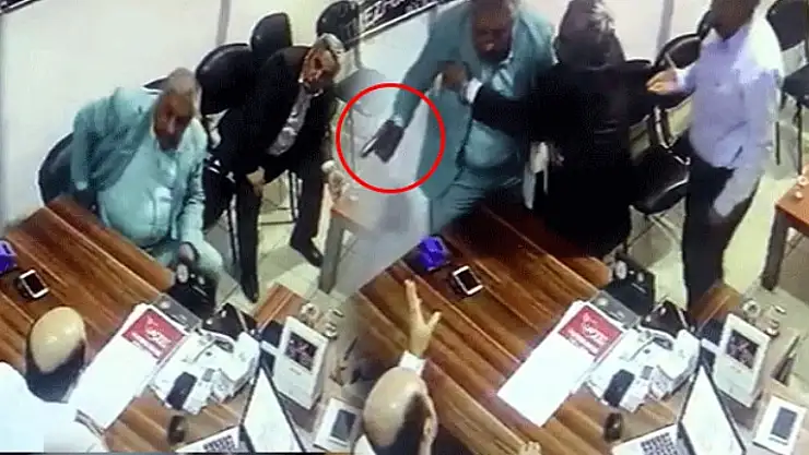 AK Partili Başkan, AK Partili Başkana Silah Çekti