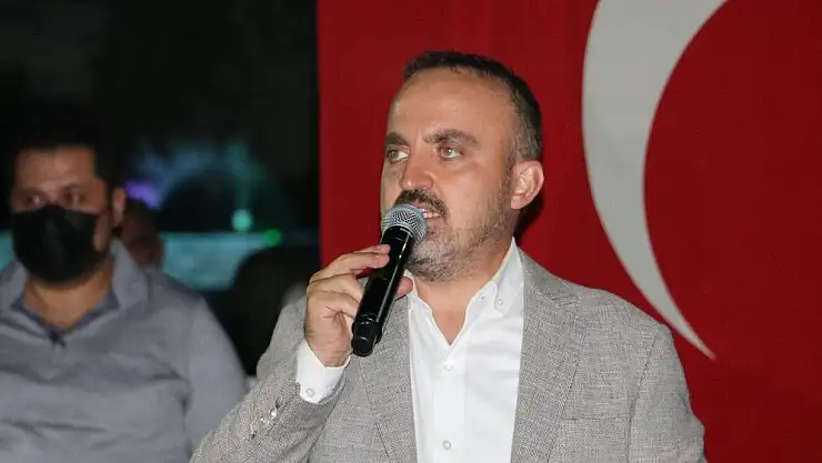 AK PARTİ'Lİ TURAN: 'AMERİKAN FONLARIYLA BASIN ÇALIŞMASI YAPIYORLAR'