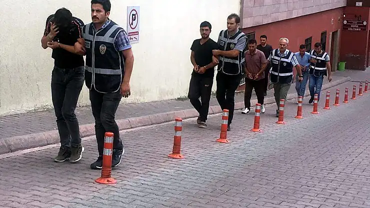 Akü hırsızı 5 kişi yakalandı