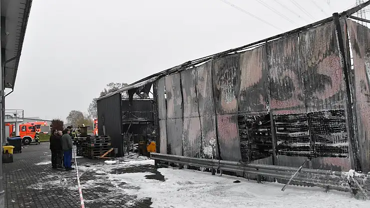 ALMANYA'DA TÜRK FİRMASININ DEPOSU KUNDAKLANDI