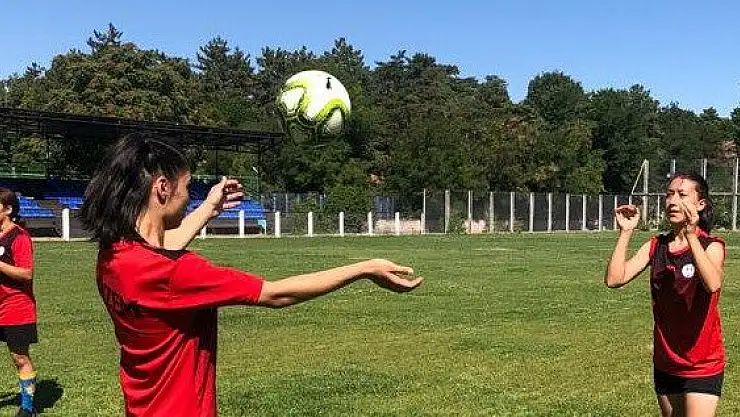 ANADOLU YILDIZLARI, ANTRENMANLARA KORONAVİRÜS ARASI VERDİ