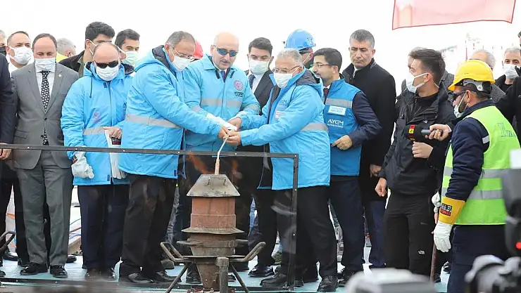 ANAFARTALAR-ŞEHİR HASTANESİ-MOBİLYAKENT TRAMVAY HATTI İLK RAY KAYNAK TÖRENİ YAPILDI