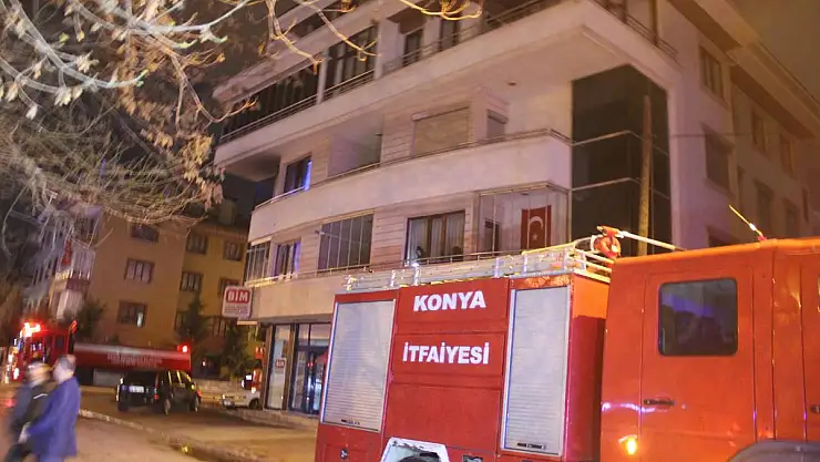 ANNE VE BABASINI REHİN ALIP EVİ ATEŞE VERDİ