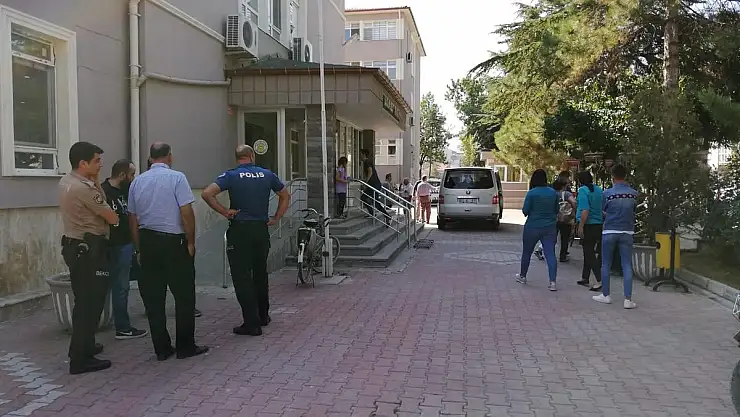 ANNESİ İLE BİRLİKTE,BABASINI TANDIRDA YAKAN KIZA TAHLİYE!