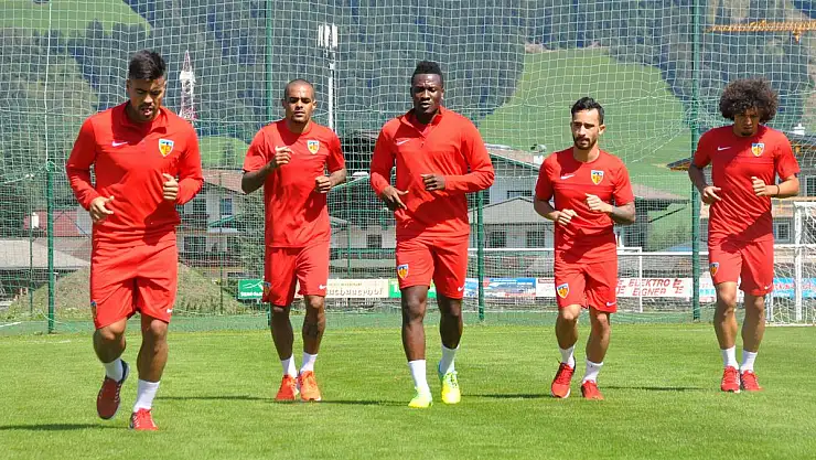 Asamoah Gyan, antrenmanlara katıldı